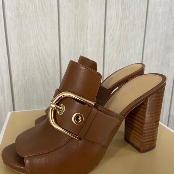 Shoes - Picture 3 of 6